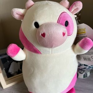 10” Caedyn the Cow Hugmee Squishmallow